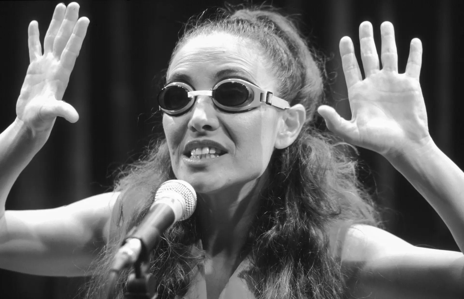 Baby Boom en el Paraíso (2000) — Teatro del Gato Baby Boom en el Paraíso (2000), obra de Ana Istarú — fotografía de la producción teatral de Teatro del Gato, compañía de teatro contemporáneo en Málaga (imagen 1 de 2)