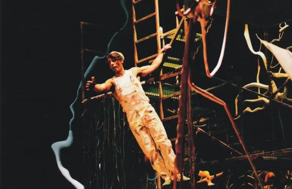 Bastián y Bastiana (2006) — Teatro del Gato Bastián y Bastiana (2006), obra de Mozart / J. A. Sánchez Gómez — fotografía de la producción teatral de Teatro del Gato, compañía de teatro contemporáneo en Málaga (imagen 2 de 2)