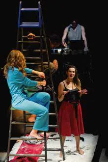 A puerta cerrada (Huis Clos) (2016) — Teatro del Gato A puerta cerrada (Huis Clos) (2016), obra de Jean-Paul Sartre — fotografía de la producción teatral de Teatro del Gato, compañía de teatro contemporáneo en Málaga (imagen 2 de 2)