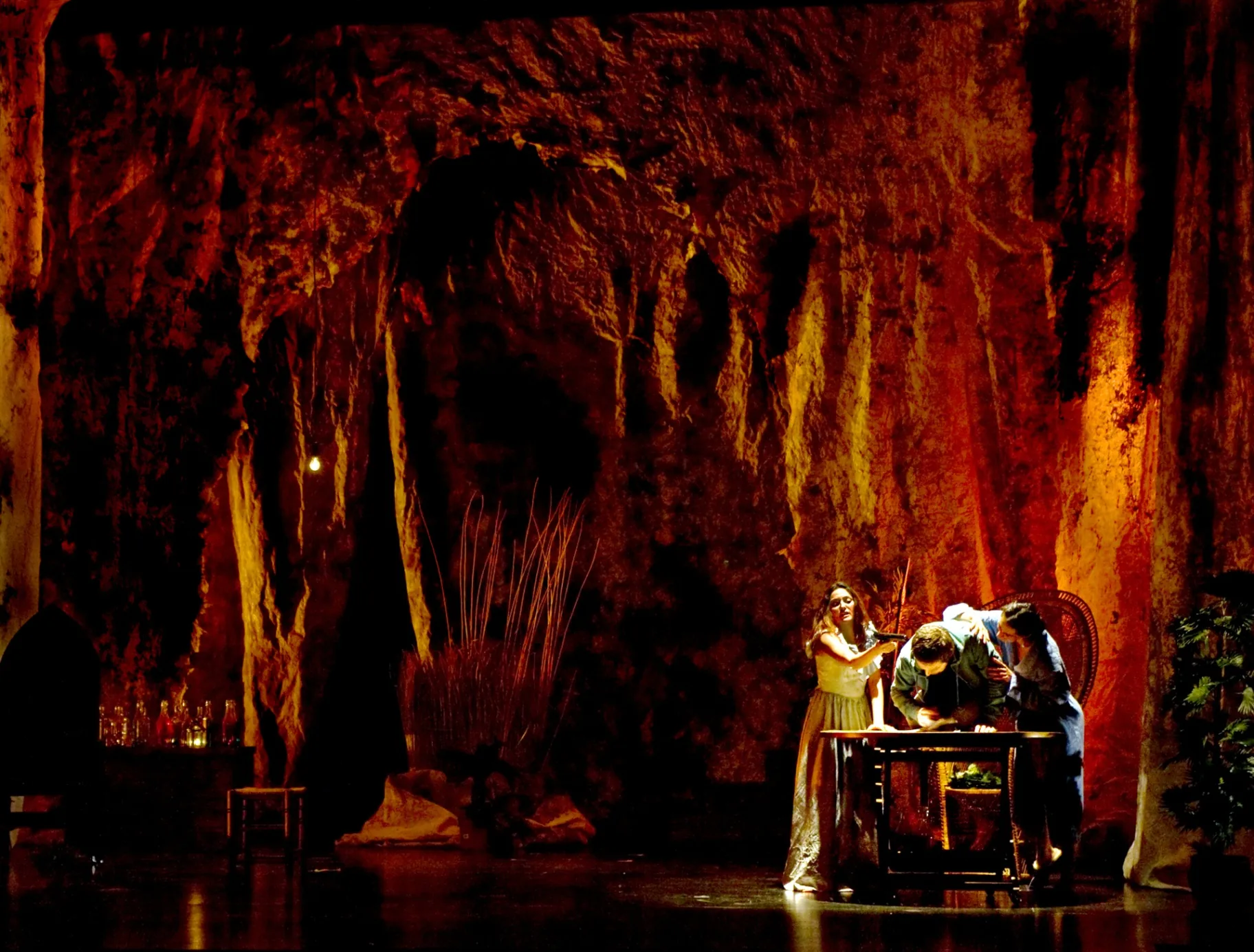 Manual de bricolaje (2011) — Teatro del Gato Manual de bricolaje (2011), obra de Miguel Romero Esteo — fotografía de la producción teatral de Teatro del Gato, compañía de teatro contemporáneo en Málaga (imagen 2 de 2)